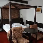 ドヴォル ポルスキ 4*