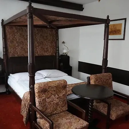 Dwor Polski 4*