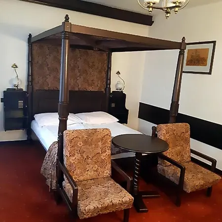 ドヴォル ポルスキ ホテル