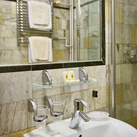 Dwor Polski 4*