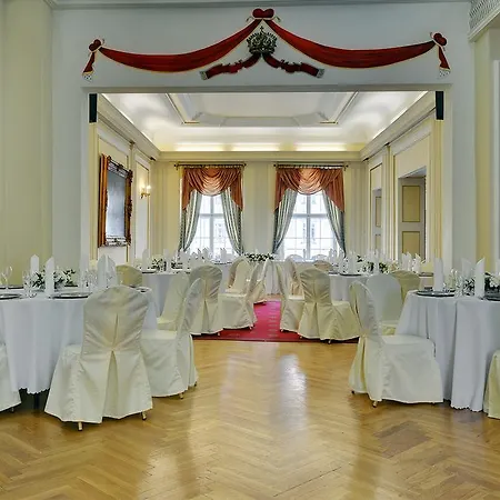 Hotel Dwor Polski 4*