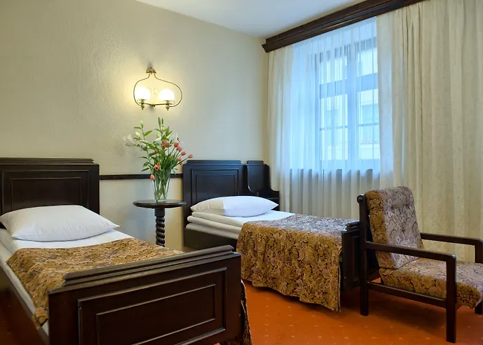 Dwor Polski فروتسواف