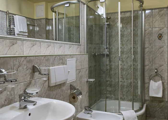 فندق Dwor Polski 4*