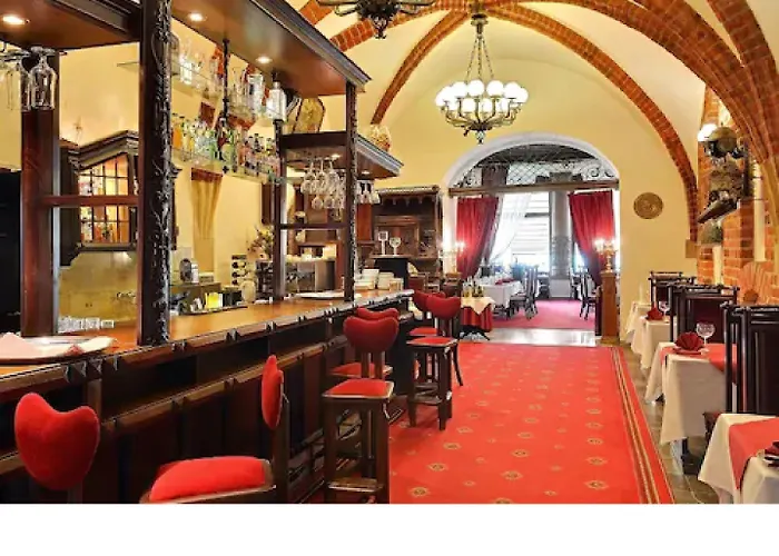 فندق Dwor Polski 4*