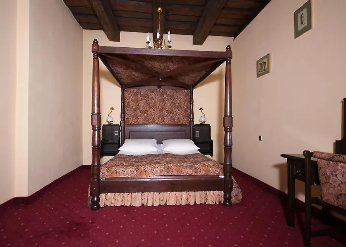 فندق Dwor Polski 4*